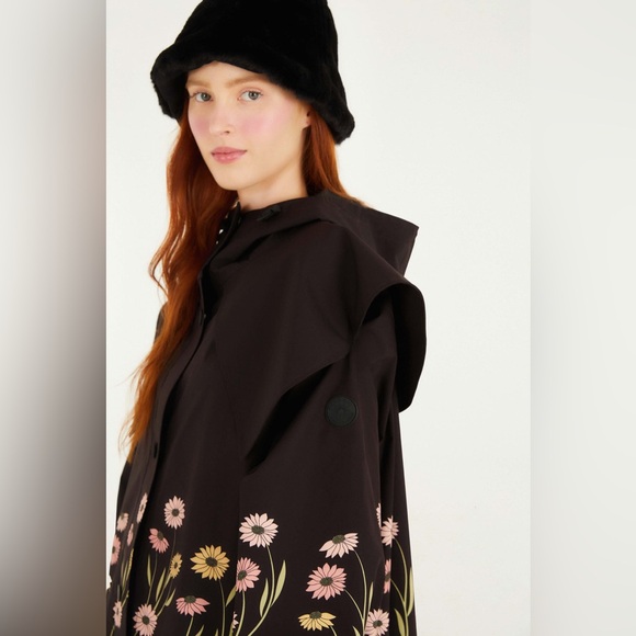 Farm Rio: Black Growing Flowers Raincoat / jacket - Picture 5 of 14